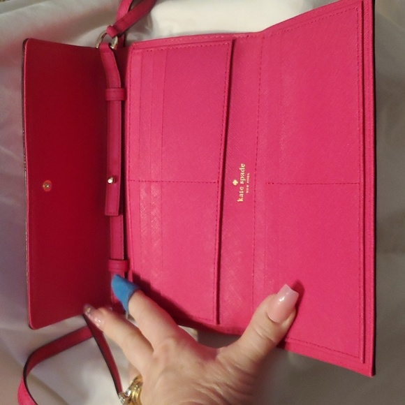 Kate Spade Crossbody Bag(Like-New) - Picture 9 of 10